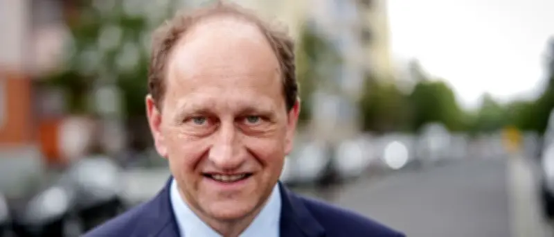 Bundesregierung plant Botschafterwechsel in Tel Aviv und Moskau: Graf Lambsdorff ersetzt Seibert
