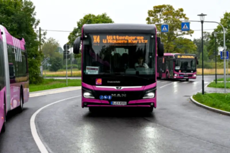Busflottenwechsel im Schienenersatzverkehr Hamburg-Berlin: Ecovista tauscht Fahrzeuge aus