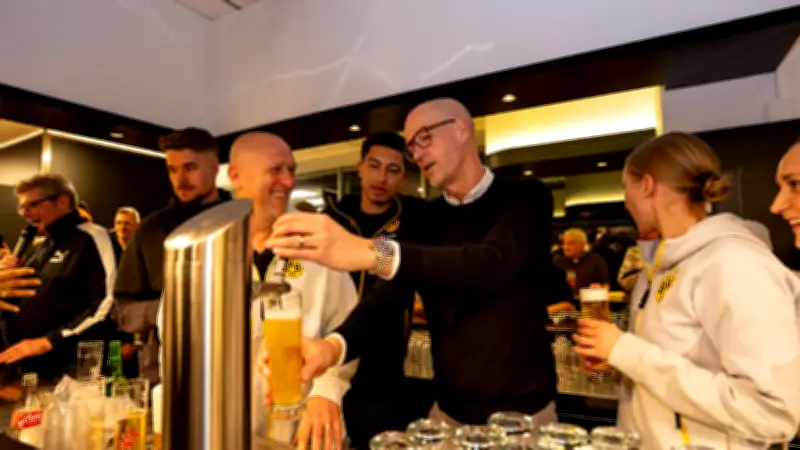 BVB-Boss zapft Bier für Fans: Borussia Dortmund schwört sich auf heiße Saisonphase ein