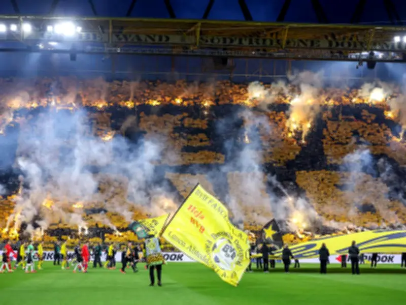 BVB-Fans beeindrucken mit gewaltiger Choreo und Pyroshow vor Bayern-Duell