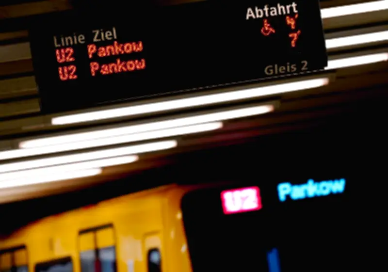 BVG testet neuartiges System für präzisere U-Bahn-Anzeigen in Berlin