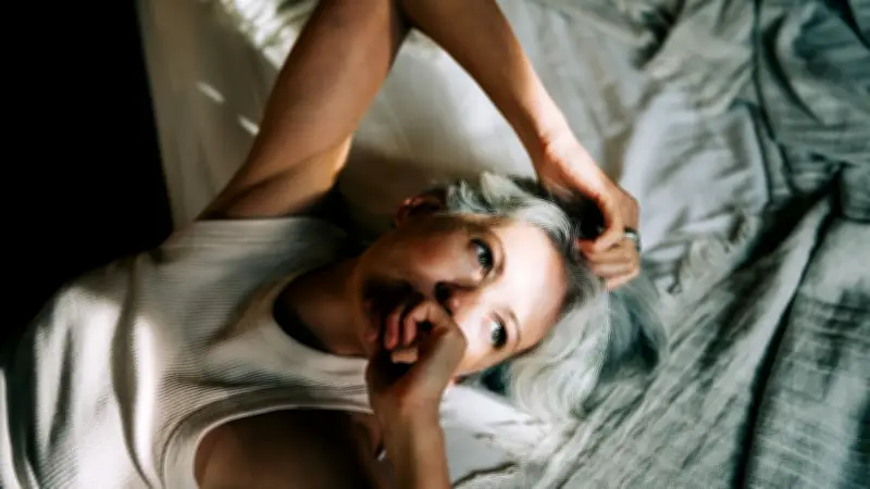 Cambridge-Studie enthüllt: Wechseljahre beeinflussen Gehirnstruktur und Psyche nachhaltig