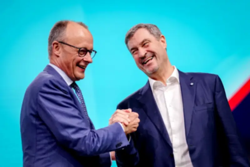 CDU-Parteitag beschließt Social-Media-Verbot bis 14 und Söder verspricht Merz langfristige Unterstützung