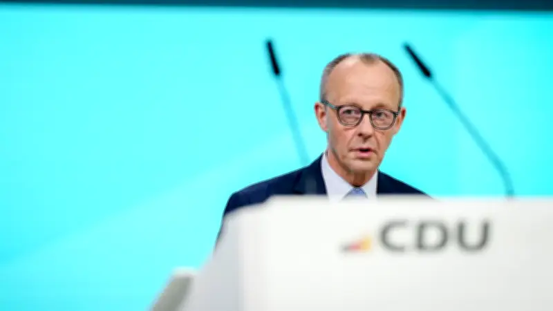 CDU-Parteitag in Stuttgart: Merz stellt sich vor Delegierten zur Wiederwahl