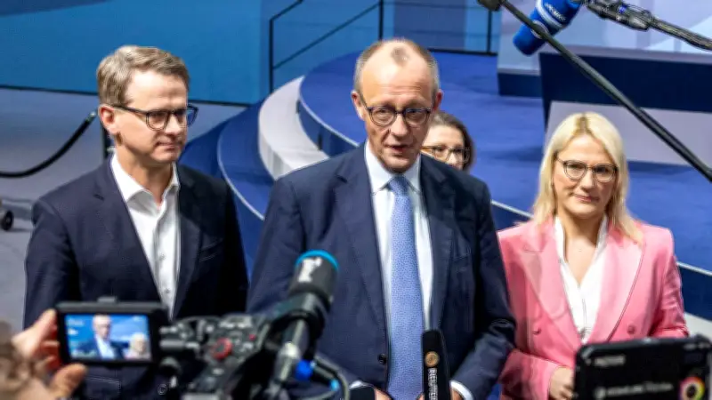 CDU-Parteitag in Stuttgart: Merz stellt sich zur Wiederwahl - Merkel kehrt zurück