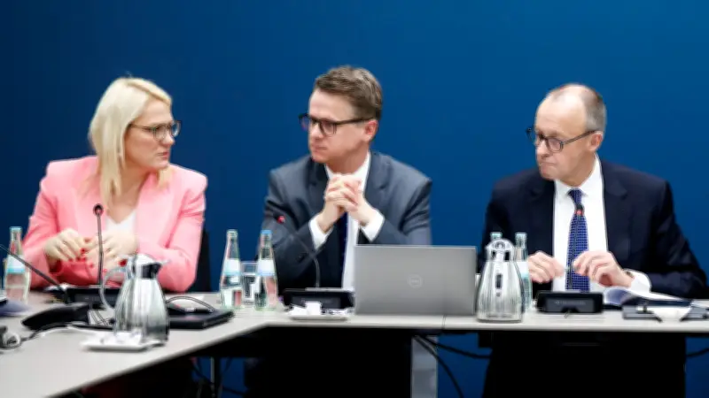 CDU-Parteitag: Kritik an verwässerten Anträgen - Merz-Partei glättet scharfe Positionen