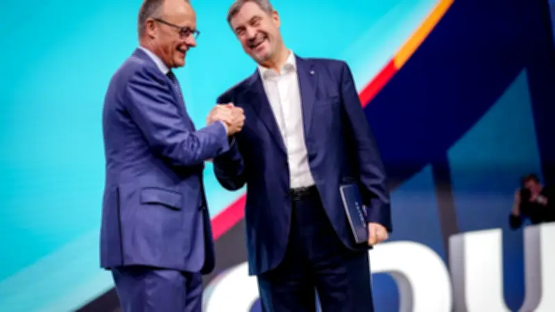 CDU und CSU demonstrieren Einigkeit auf Stuttgarter Parteitag - Söder versichert Merz Unterstützung