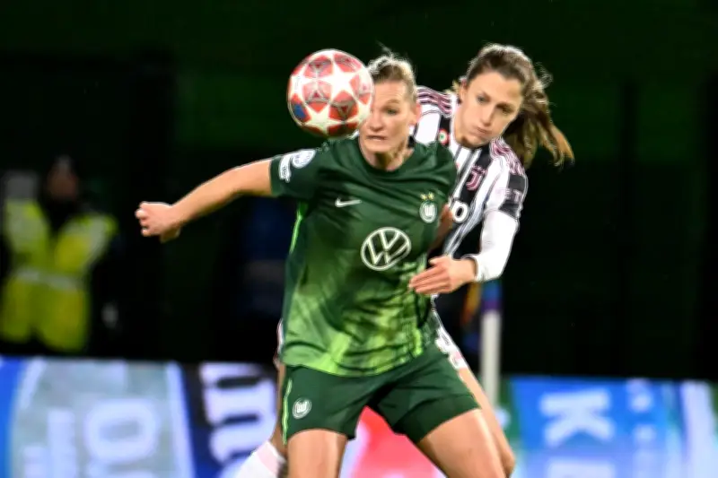 Champions League der Frauen: Wolfsburg erkämpft spätes 2:2-Remis gegen Juventus Turin