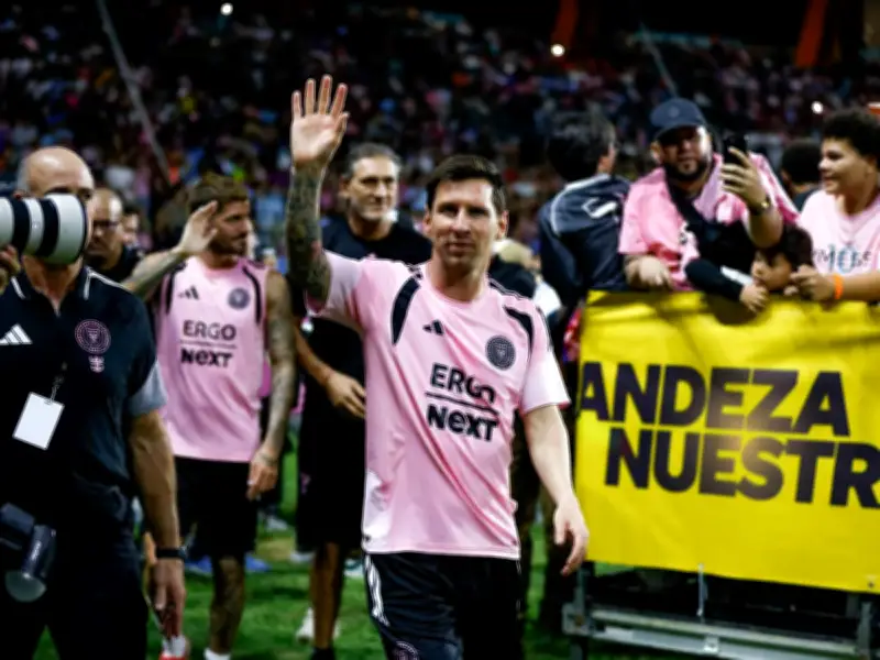 Chaos bei Inter Miami: Fans stürmen Spielfeld und ringen Lionel Messi zu Boden