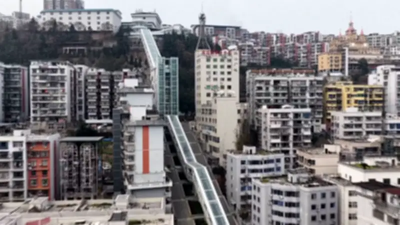 China baut längste urbane Rolltreppenanlage der Welt in Wushan