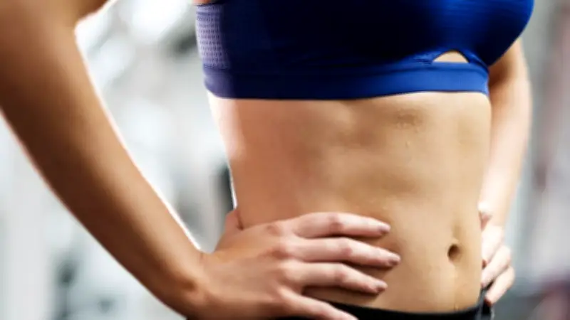 Core-Workout: Fitnessexpertin enthüllt ihre effektivste Bauchübung für ganzheitliche Stabilität