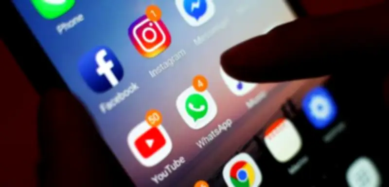 CSU lehnt Altersgrenze für Social Media ab: Medienkompetenz statt Verbote