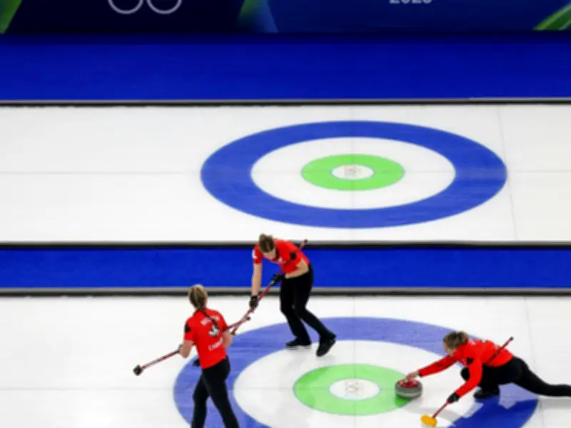 Curling-Halbfinale in Cortina: Top-Favoritinnen kämpfen um Olympia-Finale