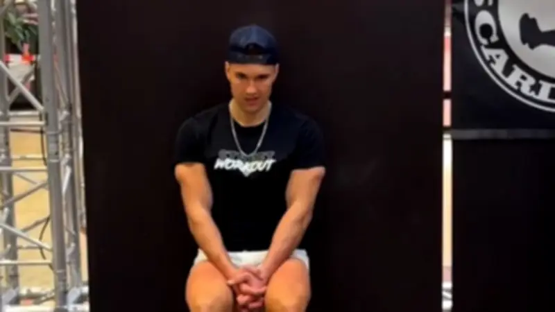 Daniel Krobath bricht den Wallsit-Weltrekord um über neun Minuten