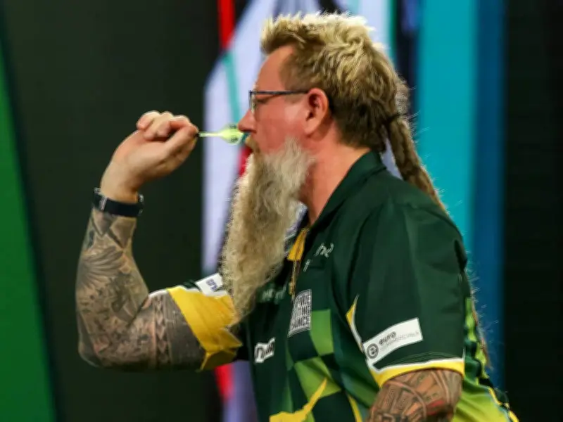 Darts-Star Simon Whitlock zeigt im Vater-Sohn-Duell keine Gnade