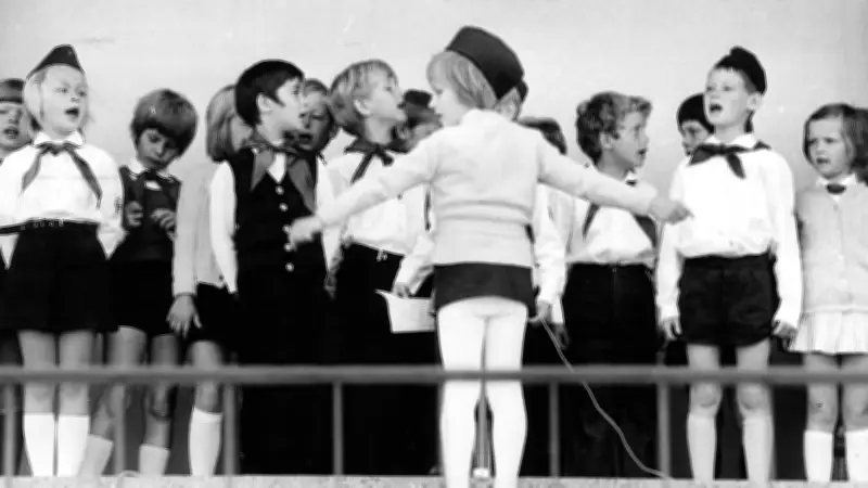 DDR-Kunst: Das Bild 'Peter im Tierpark' und seine prägende Wirkung auf Generationen