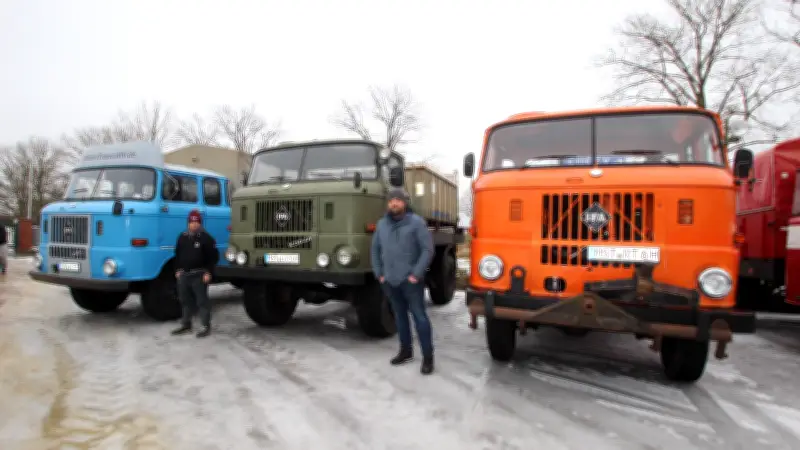DDR-Oldtimer trotzen Winterwetter beim IFA-Treffen in Jürgenstorf