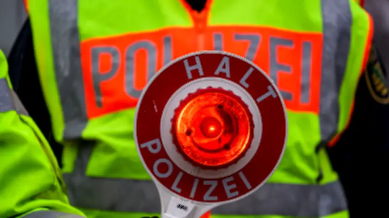 Dessau: BMW ohne Kennzeichen und Ölleck führt zu Polizeikontrolle und Strafanzeige