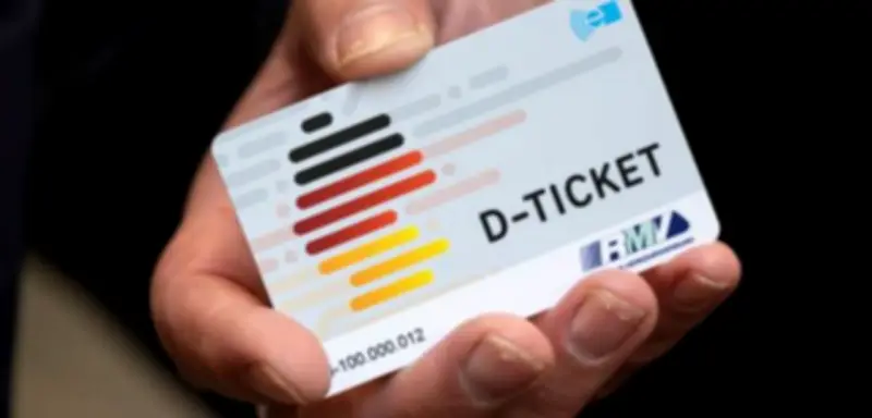 Deutschlandticket in Hamburg: Kaum Kündigungen trotz Preiserhöhung auf 63 Euro