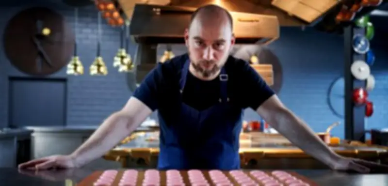 Die hohe Kunst der Macarons: Vom missglückten Versuch zur französischen Delikatesse