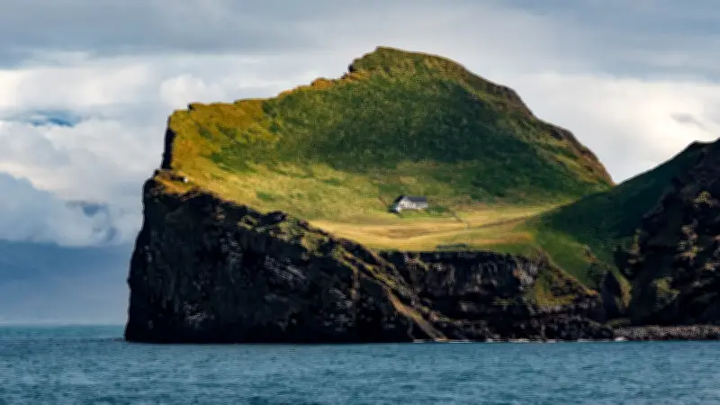 Die Wahrheit hinter dem einsamsten Haus der Welt: Ein isländischer Mythos entzaubert