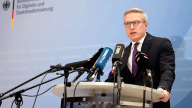 Digitalminister plant zentrale Bürger-App: Smartphone soll Gang zum Amt ersetzen