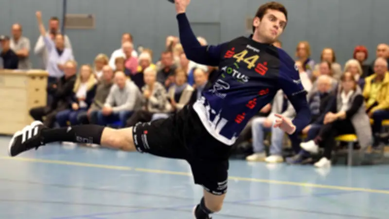 Diogo Teixeira schießt Uni-Handballer mit zwölf Toren zum wichtigen Sieg in Grünheide