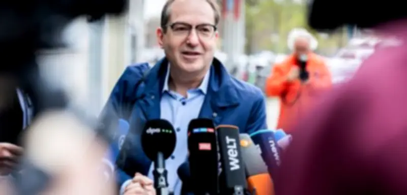 Dobrindts Sofort-in-Arbeit-Plan: Asylsuchende sollen nach drei Monaten arbeiten dürfen