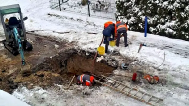 Dreifacher Rohrbruch in Kochstedt: Anwohner der Robert-Owen-Straße verzweifelt