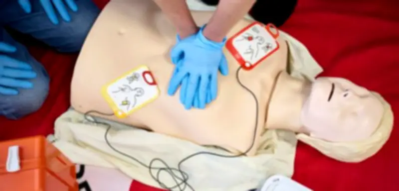 DRK-Präsident fordert jährliche Wiederbelebungsübungen an allen Schulen