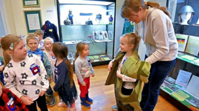 Drohndorfer Kita-Kinder erkunden die Welt von Polizei, Feuerwehr und Rettungsdienst