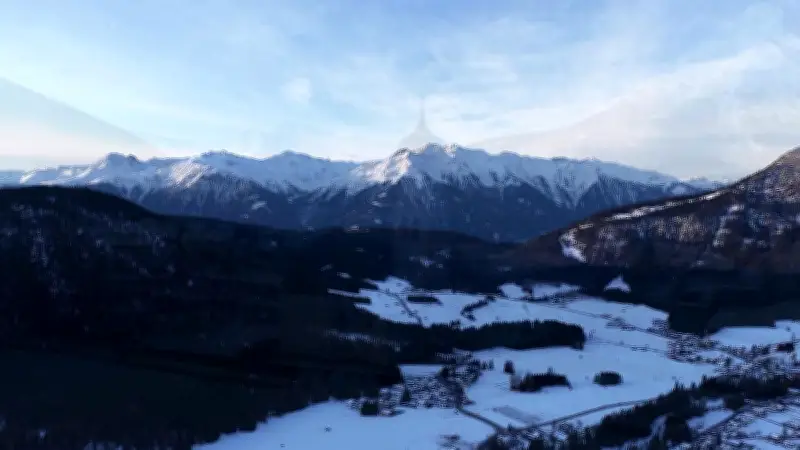 Drohnenflug über Seefeld: Faszinierende Winterlandschaft in den Alpen