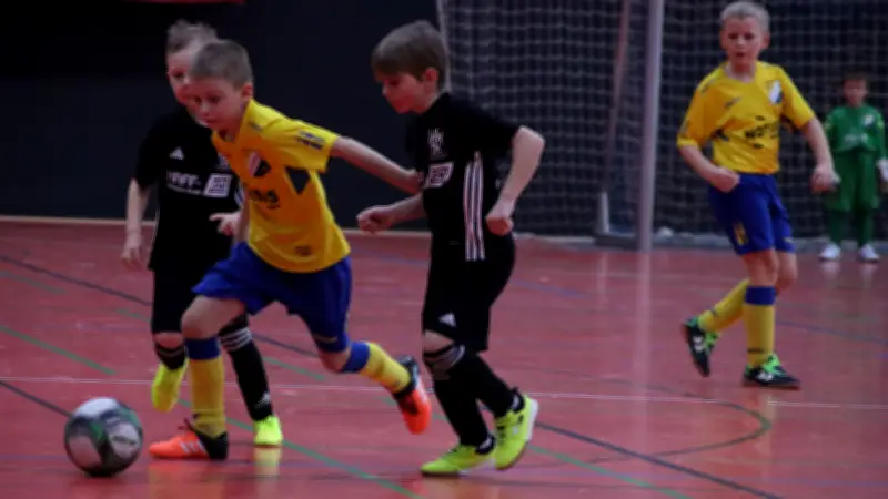 Ducherower Hallencup: Nachwuchskicker zeigen ihr Können bei Winterturnieren