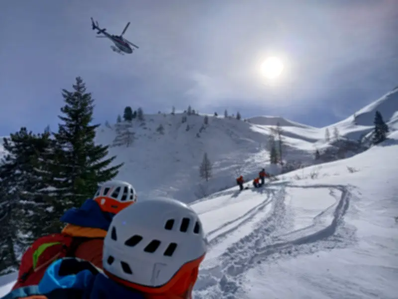 Dutzende Lawinen in Österreich fordern drei Tote - zwei Deutsche unter den Opfern