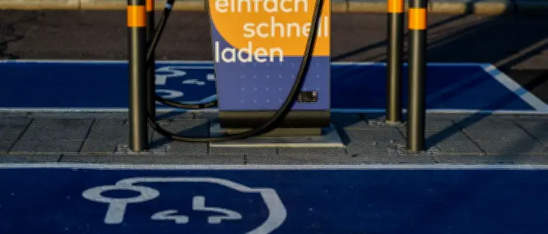 E-Auto-Käufer sind meist Immobilienbesitzer – Studie zeigt deutliche Kluft