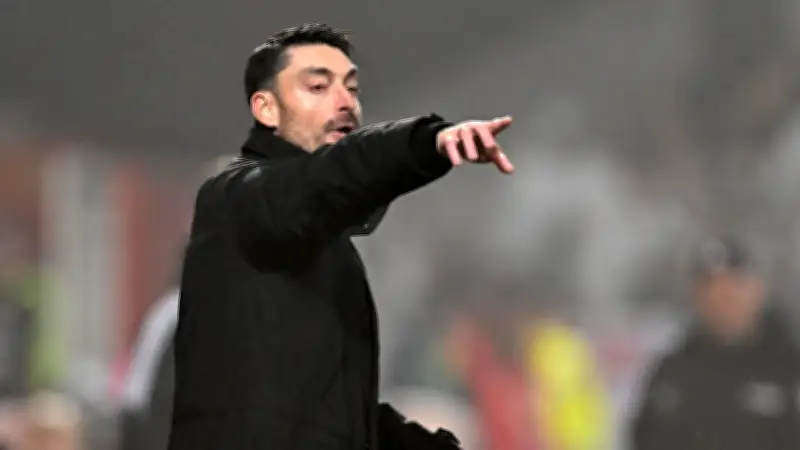 Eintracht-Boss Krösche zeigt sich begeistert von Trainer Riera nach wenigen Tagen