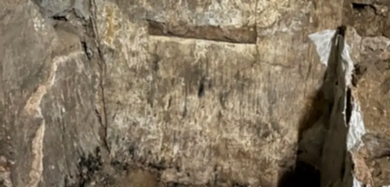 Einzigartiger römischer Hausaltar in Köln entdeckt: Opferstätte für Schutzgötter aus dem 2. Jahrhundert