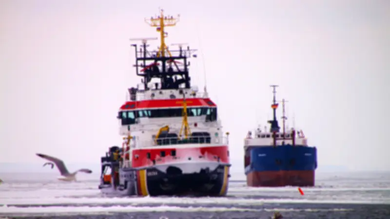 Eisbrecher „Arkona“ meistert extreme Winterbedingungen in der Ostsee