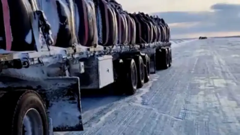 Eisstraßen über die Ostsee: Autos trotzen dem Verbot auf gefrorenem Meer