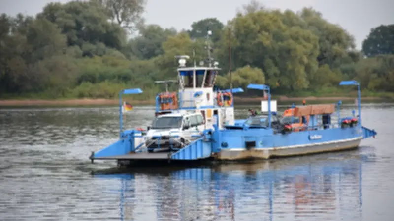 Elbfähre "Amt Neuhaus" nimmt Betrieb nach Eis-Pause wieder auf