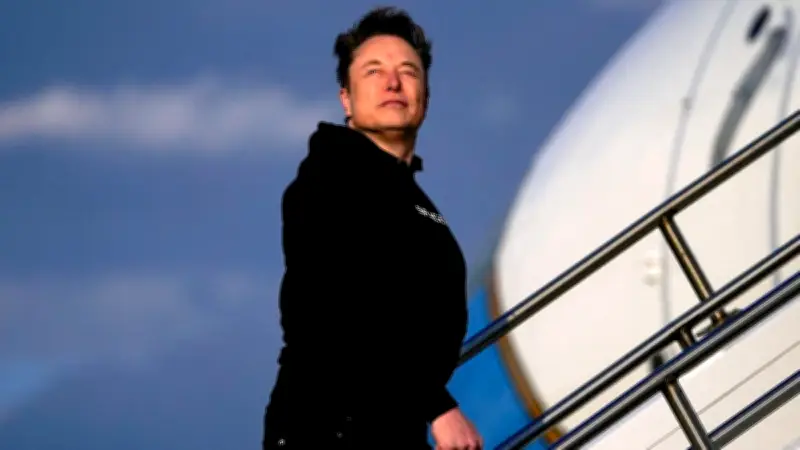 Elon Musks neues Imperium: KI-Sonne im All und Tesla-Roboter auf fremden Planeten