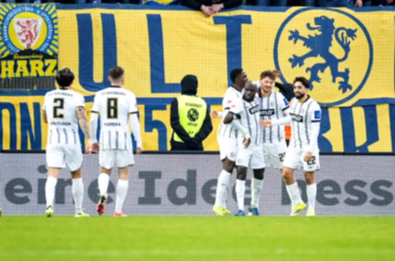 Elversberg triumphiert 3:1 gegen Braunschweig und klettert auf Rang zwei