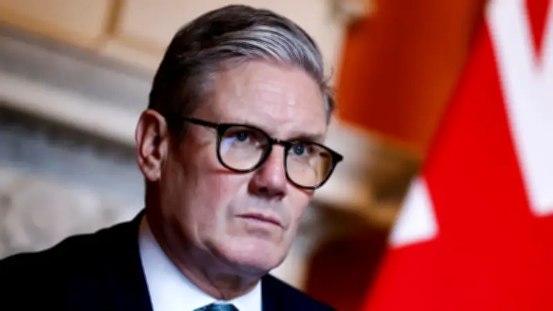 Epstein-Affäre: Keir Starmers Zukunft als britischer Premier hängt am seidenen Faden