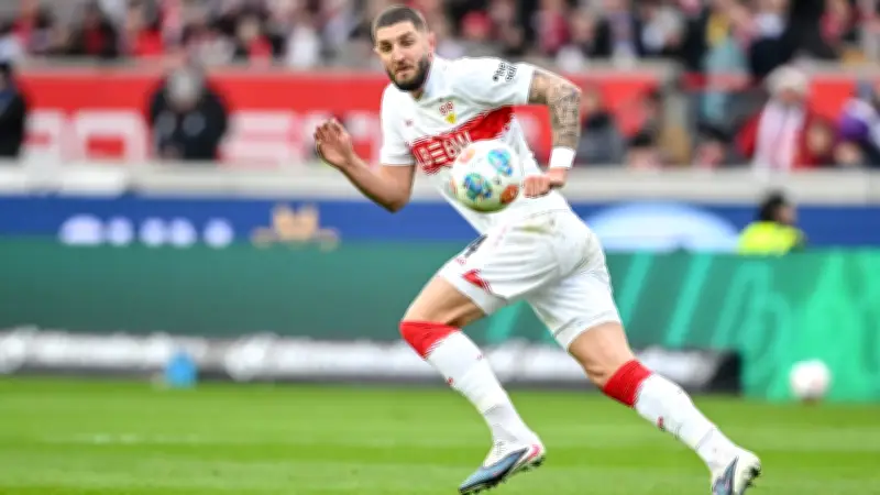 „Er ist eine Maschine“: Demirovic feiert VfB-Abwehrfels Chabot trotz Fehlpass