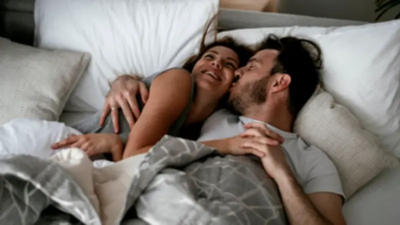 Erdbeben im Körper: Was während der Liebe wirklich passiert