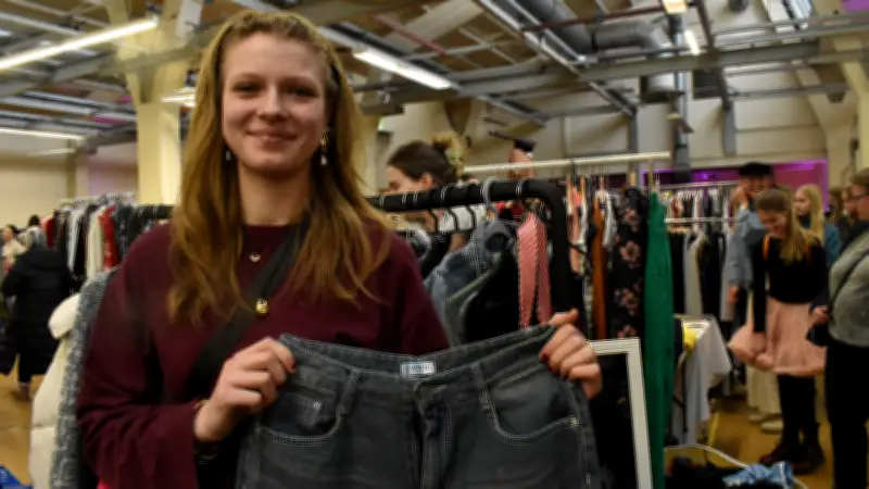 Erster Beauty Jungle Mädelsflohmarkt in Rostock: Über 1000 Frauen stürmen alte Druckerei