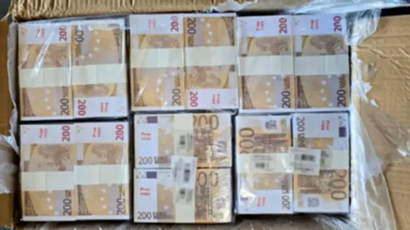 Europol zieht 1,2 Milliarden Euro Falschgeld aus dem Verkehr - Blüten per Paket aus China