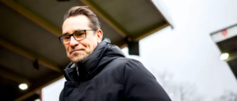 Ex-Hertha-Manager Preetz erleidet bei Ski-Unfall in Österreich mehrere Rippenbrüche und Lungenkollaps