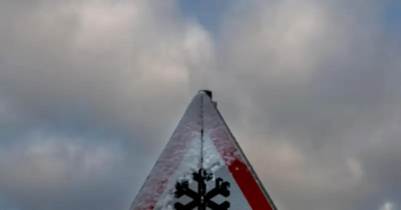 Faschingsfinale im Winterchaos: Schnee, Glätte und Lawinengefahr in Bayern