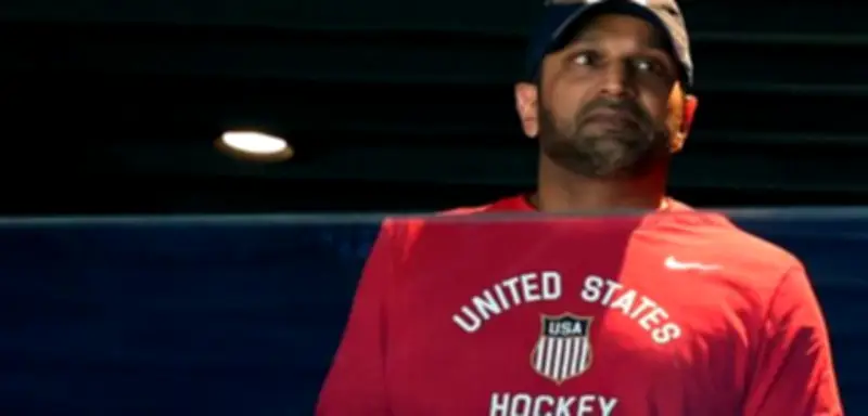 FBI-Chef Kash Patel feiert Olympia-Gold mit US-Eishockeyteam in Kabinenparty